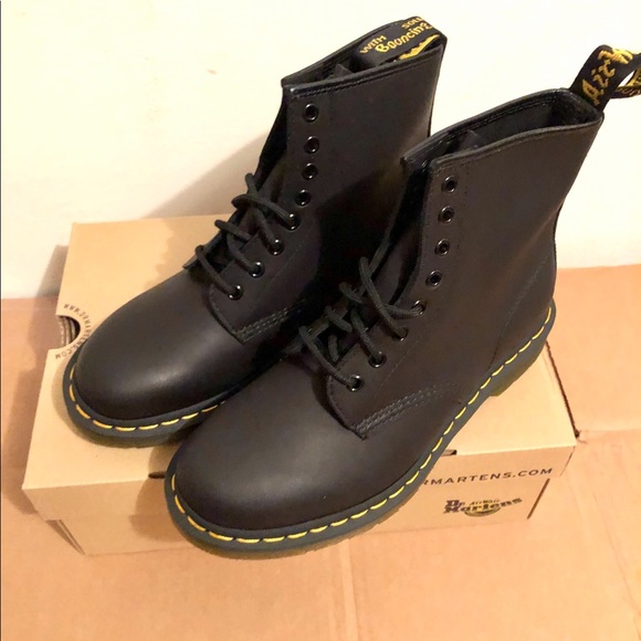 dr martens 1460 greasy womens